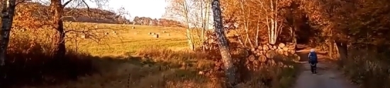 Přespání pod převisem