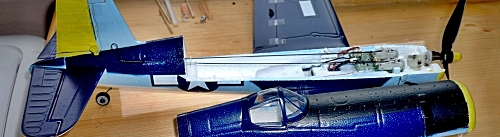 rozpůlený model